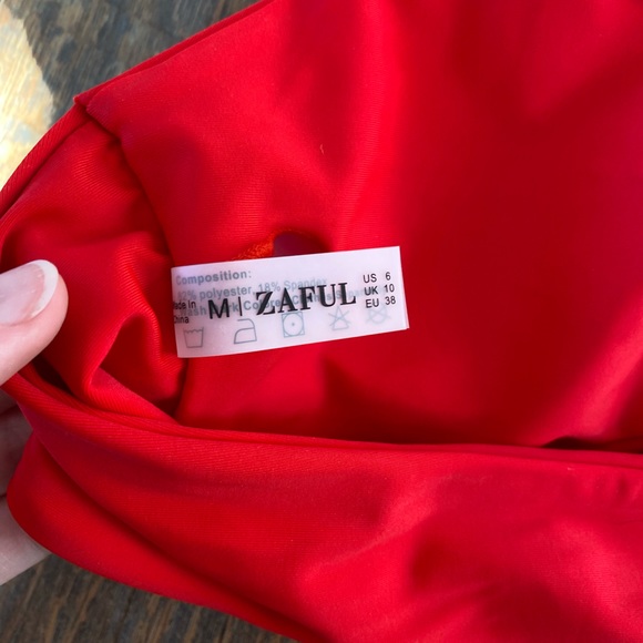 Zaful Criss Cross Tie Neck Halter Bikini Top - Picture 4 of 5